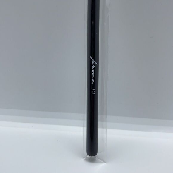 NWT Firma Beauty Angled Blender Brush #202 - Picture 4 of 5